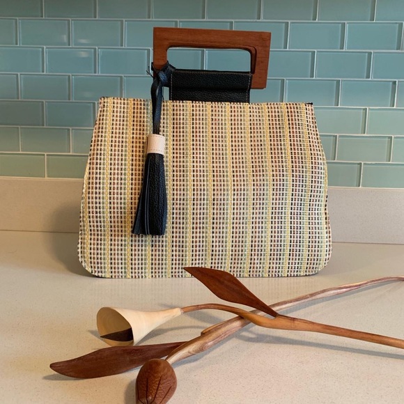 girasola Handbags - Satchel style handbag!